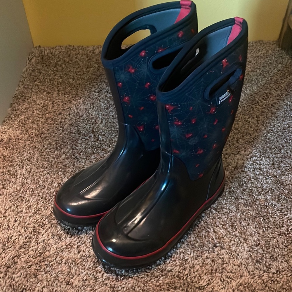 Practically new kids Bog rainboots